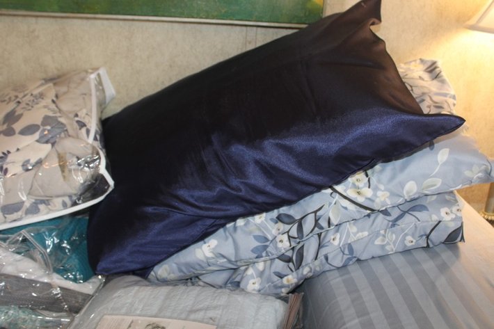Image for Day Bed with Bedding