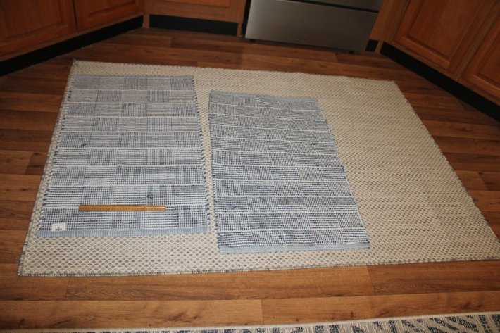 Image for 3 Area Rugs, One 4'x6' And Two 2'x3'
