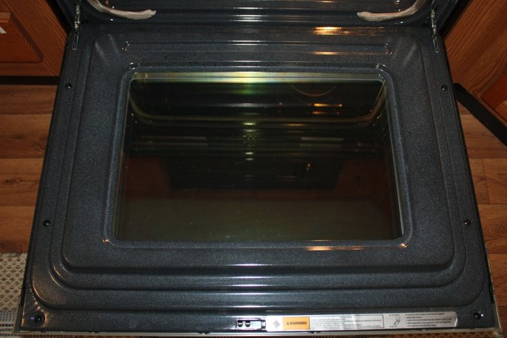 Image for Maytag Electric Glass Top Stove Measures 30 x 29 x 47