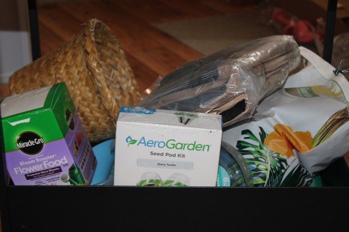 Image for Planter Rack with Hydroponic System and Other Planting Supplies