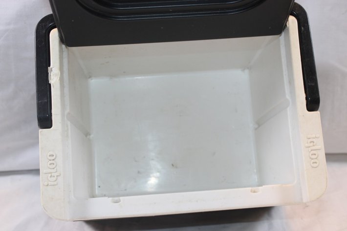 Image for Die Hard Battery Advertising Lunch Cooler