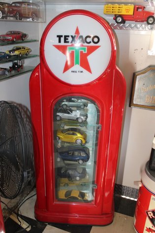 Image for Texaco Advertising Display Cabinet with Light. Measures 22 x 12 x 55. Die Cast sold In Next Lot