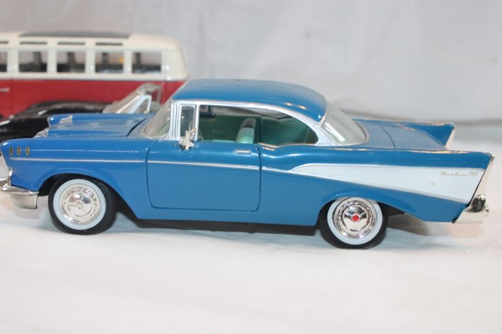 Image for Five 1:24 Scale Diecast Cars: 1957 Chevy Bel Air, Classic Metalworks Pontiac GTO, 1967 Chevy Corvette, Maisto Volkswagen Van, and Ford Thunderbird