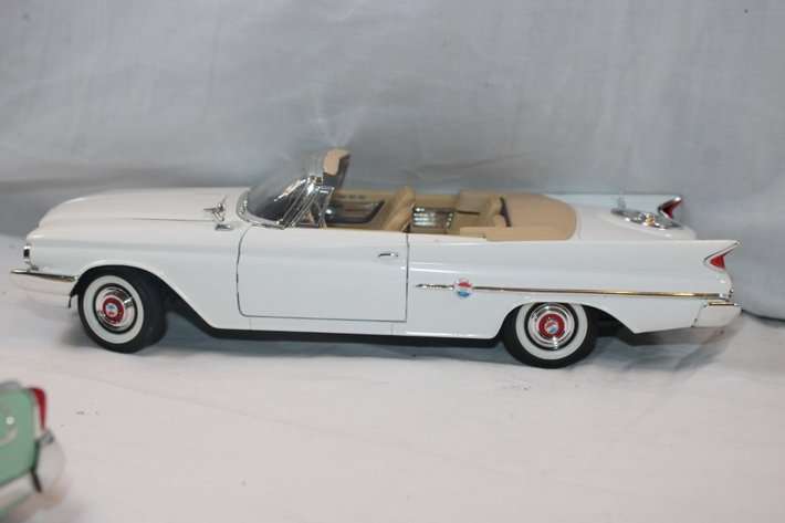 Image for Three 1:18 Scale Cars, Signature 1960 Chrysler 300 F, 1957 Ford Ranchero Courier Sedan Delivery
