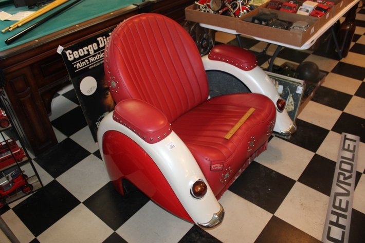Image for Corbin Indian Motorcycle Reclining Seat Fiberglass Lights Work Measures 40 x 36 x 34
