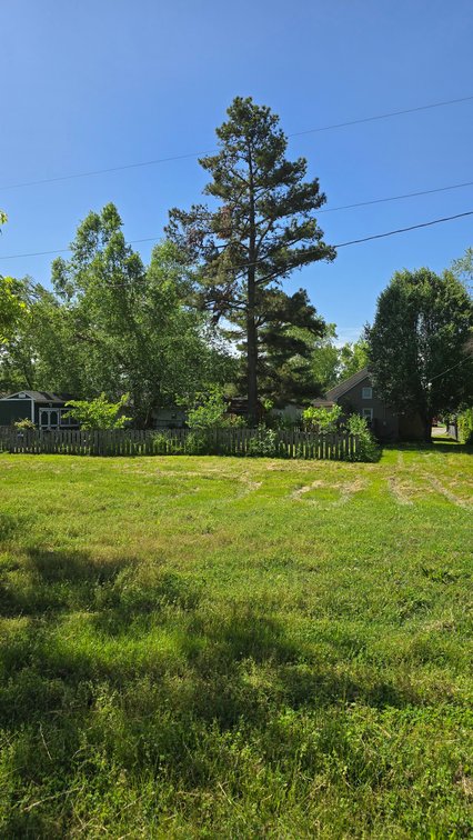 Image for Ready for Your Magic Touch: Herrin Home at Online Auction
