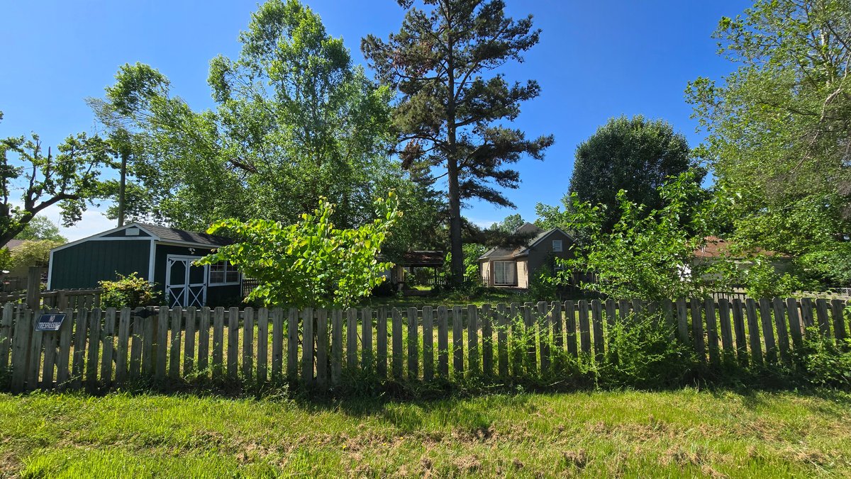 Image for Ready for Your Magic Touch: Herrin Home at Online Auction