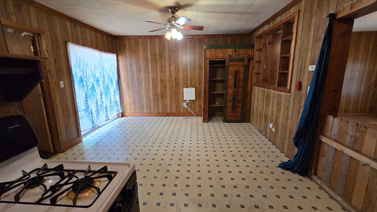 Image for Ready for Your Magic Touch: Herrin Home at Online Auction