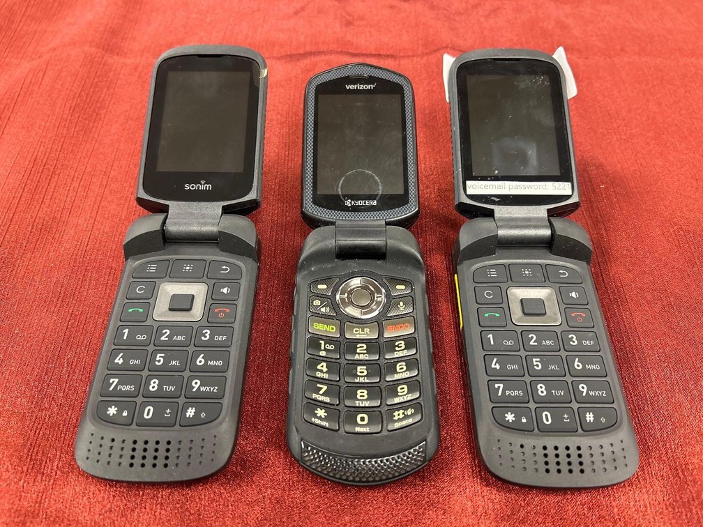 KYROCERA AND SONIM FLIP PHONES LOT, QTY (3)-