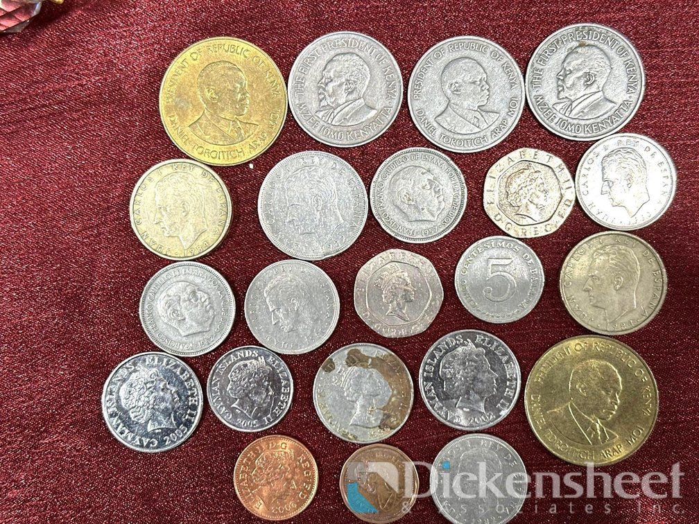 LOT OF FOREIGN CURRENCY, QTY (22)
