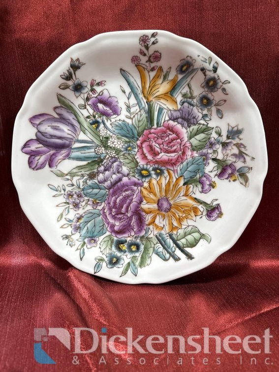 DECORATIVE PLATE