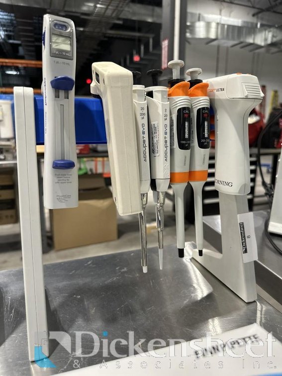 PIPETTES & RACK- (7) UNITS ON RACK