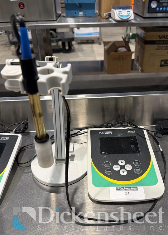 OAKTON PH 700 ph/ORP/ TEMP METER