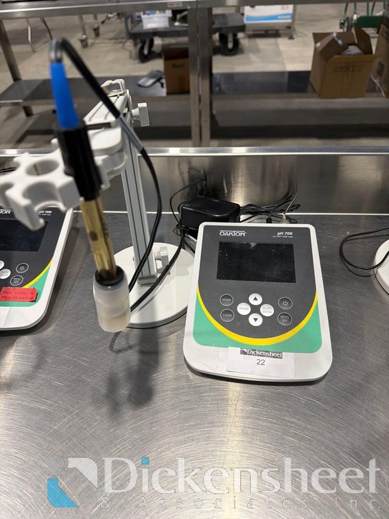 OAKTON PH 700 ph/ORP/ TEMP METER