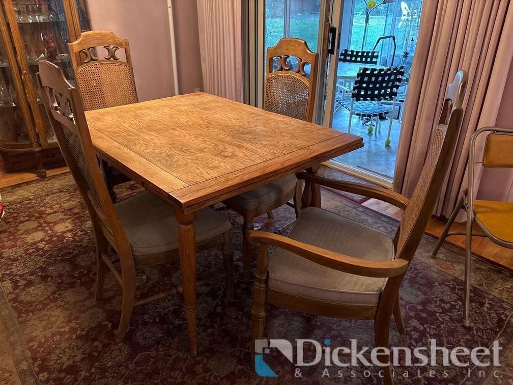 DINING ROOM TABLE WITH SIX CHAIRS