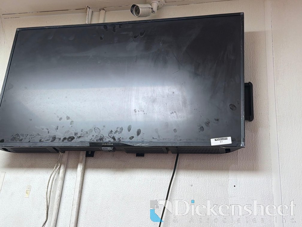 INSIGNIA WALL MOUNT WIDE SCREEN FLAT PANEL TELEVISION, approximate