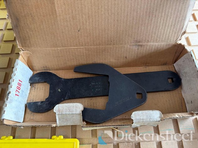 Image for LOT OF FORD BUS TOOLS