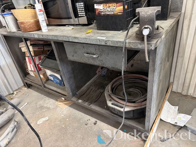Image for METAL WORK BENCH WITH VISE