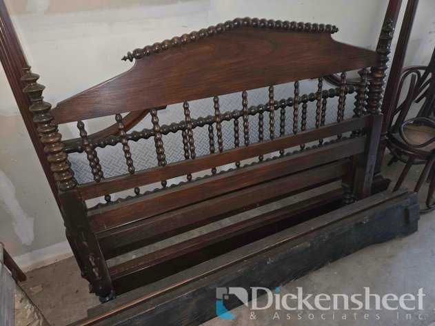 Image for VICTORIAN STYLE SPOOL HEAD AND FOOT BOARD