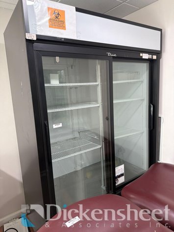 Image for TRUE DOUBLE CLEAR DOOR REACH IN REFRIGERATOR / COOLER-