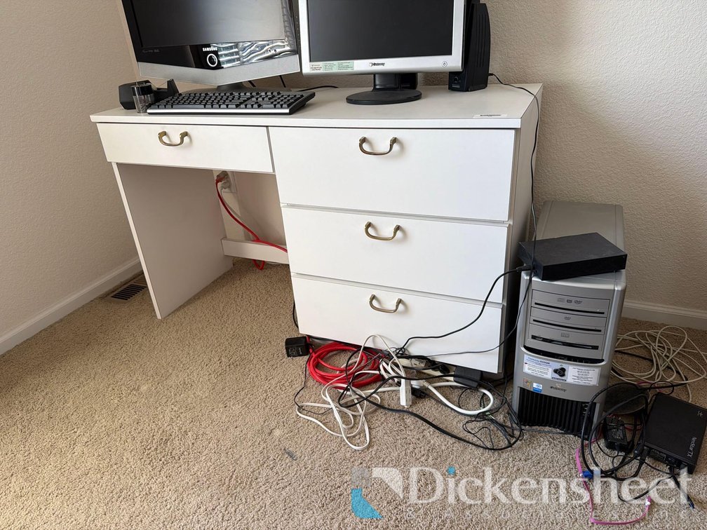 STUDENT DESK
