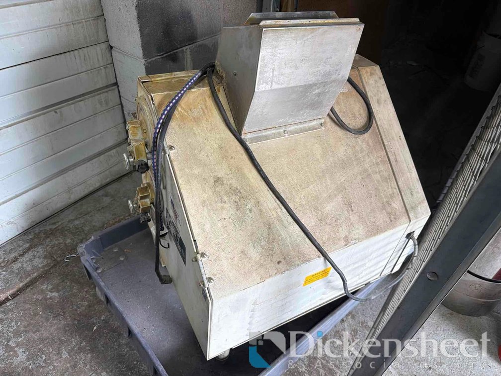 ANETS DOUGH ROLLER / SHEETER