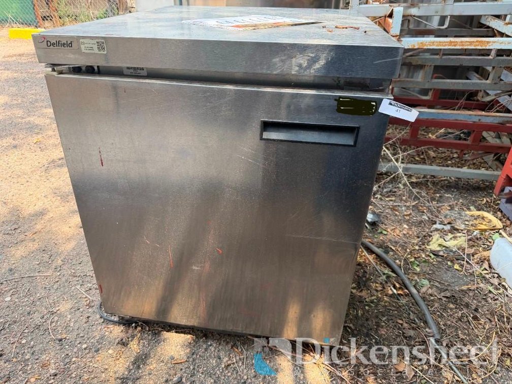 DELFIELD MANITOWOC SINGLE DOOR REACH IN REFRIGERATOR