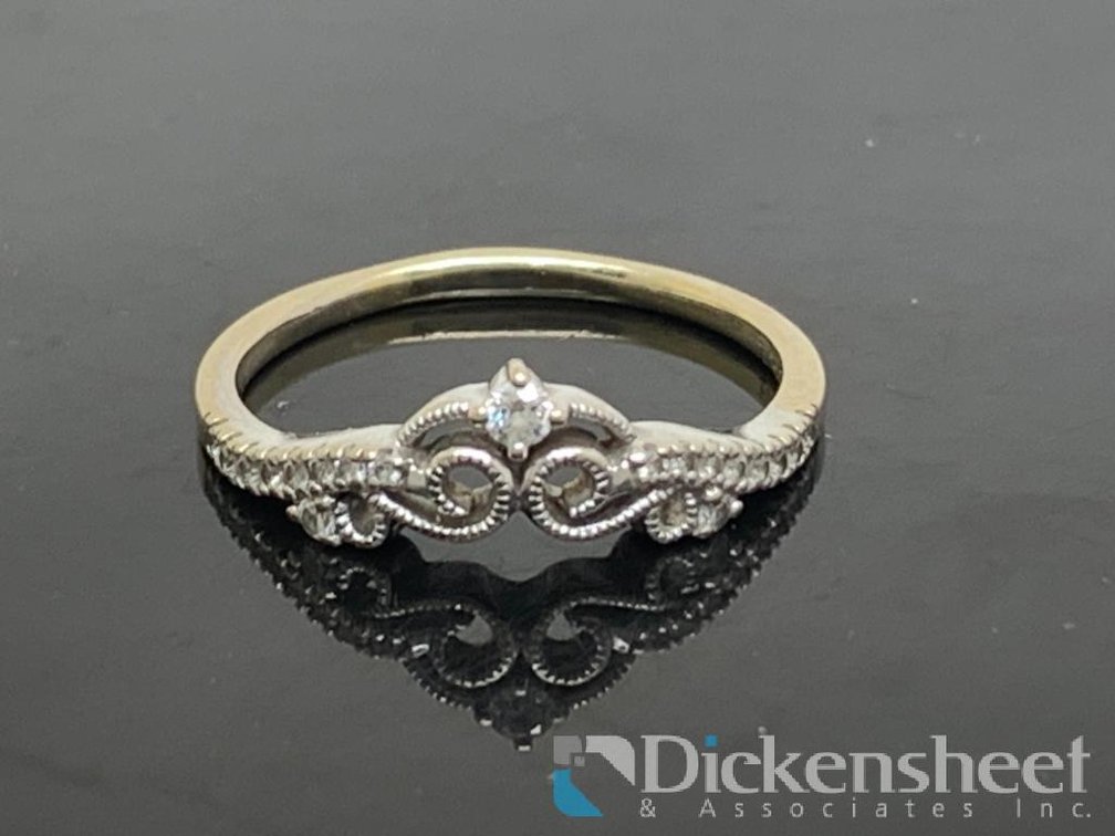 14KT White Gold Ring With Diamonds