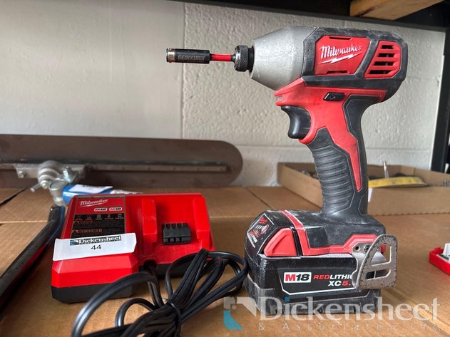 Image for MILWAUKEE DRIVER WITH BATTERY AND CHARGER