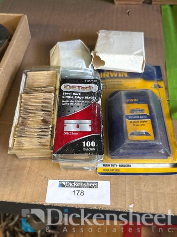 Image for RAZOR BLADES LOT