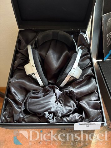 Image for SENNHEISER HD 800 HEADPHONES WITH BOX