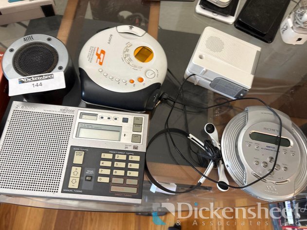 Image for PORTABLE AUDIO EQUIPMENT LOT