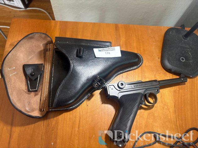 Image for LUGER STYLE .177 CAL AIR PISTOL WITH HOLSTER
