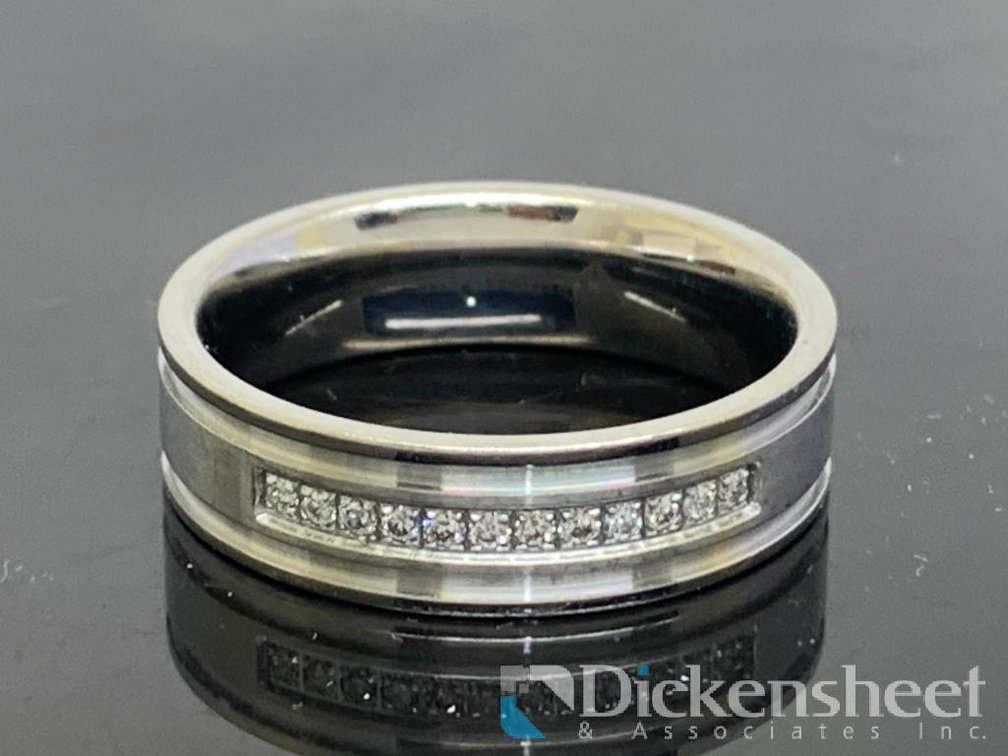 Siver Tone Men's Wedding Band