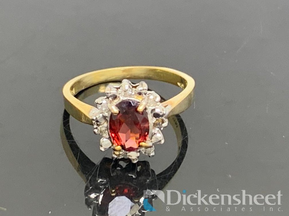 10K Yellow Gold Red Gemstone Ring