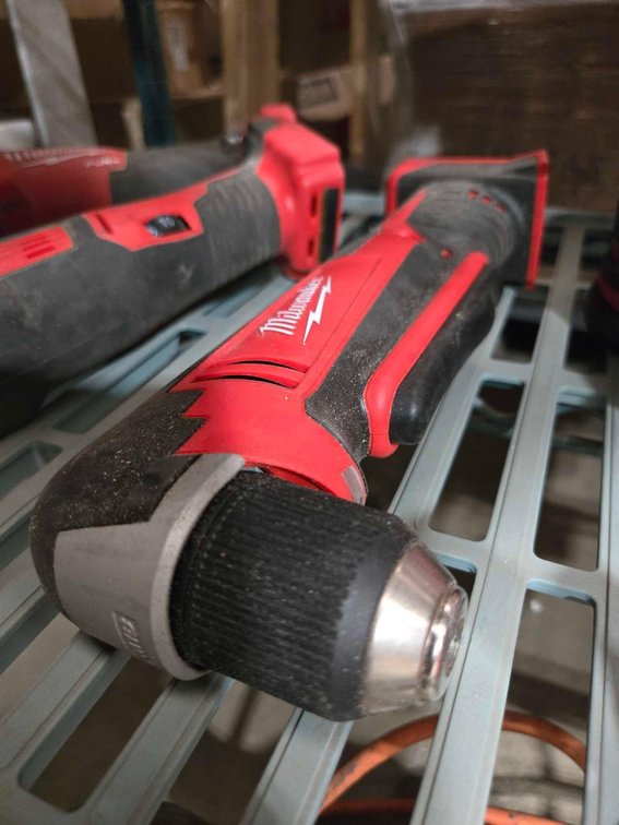 MILWAUKEE 3/8 IN RIGHT ANGLE DRILL