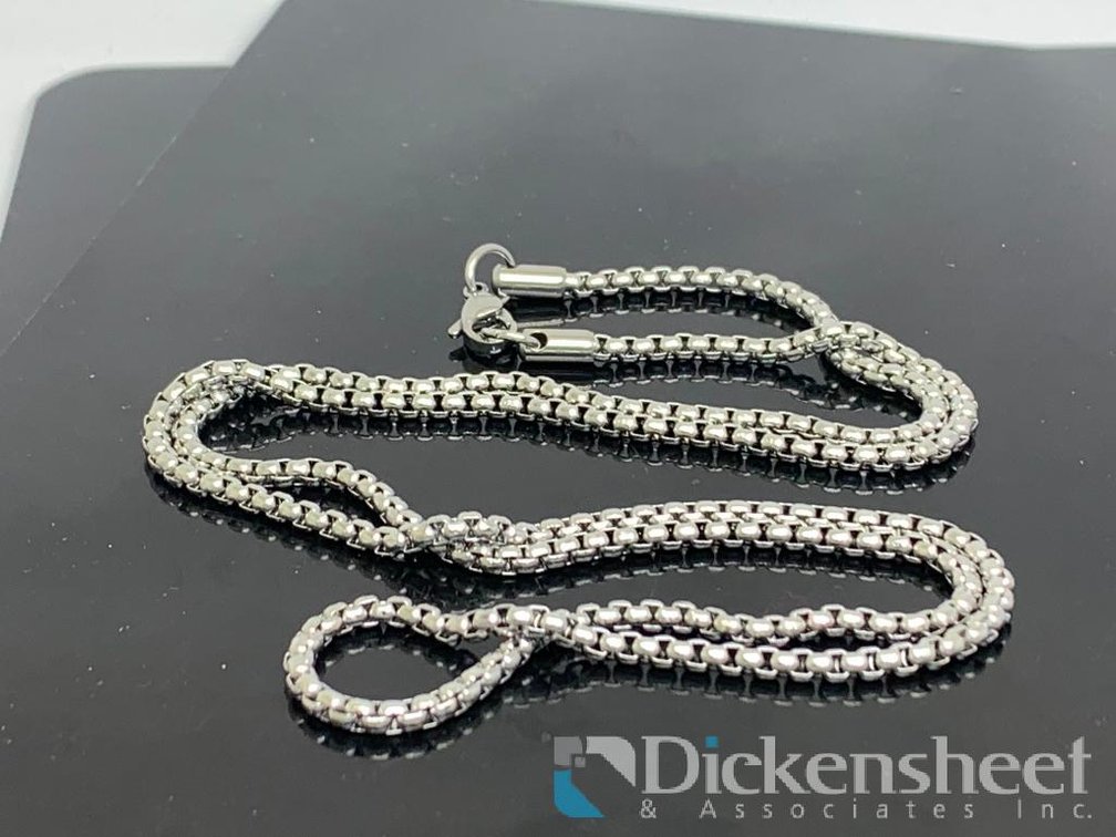 Silver Tone Neckalce