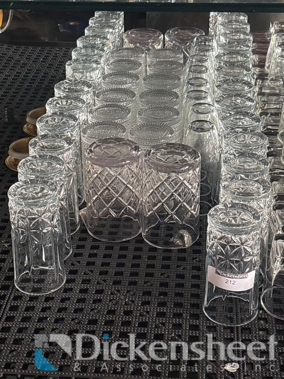 GREAT LOT OF DECORATIVE GLASSES