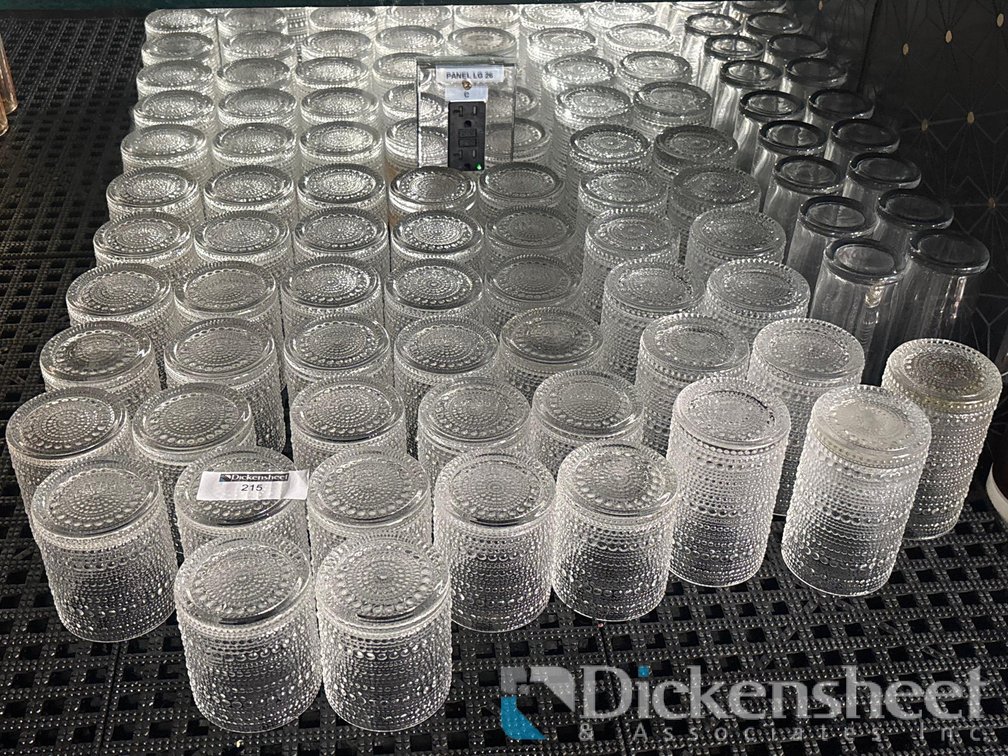 LOT OF GLASS DRINKWARE