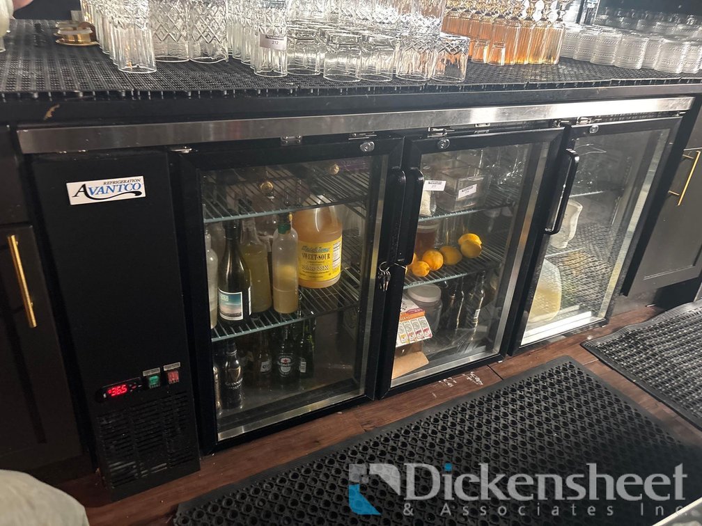AVANTCO THREE-CLEAR DOOR UNDER COUNTER REACH IN BACK BAR COOLER /