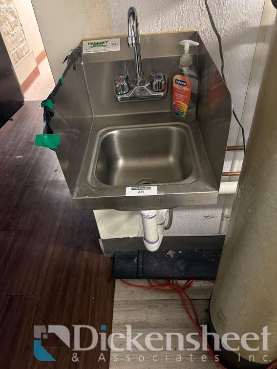 STAINLESS STEEL WALL MOUNT HAND SINK WITH SPLASH BOARDS