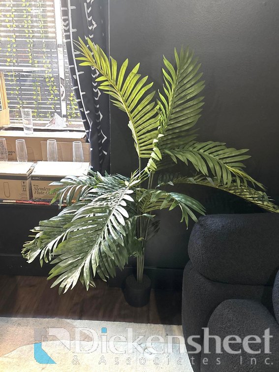 POTTED PLASTIC PLANT