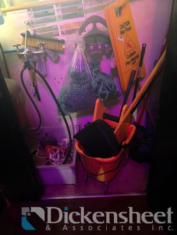 Image for LOT OF CLEANING SUPPLIES