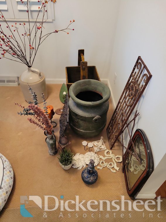 CERAMIC AND IRON DECOR LOT
