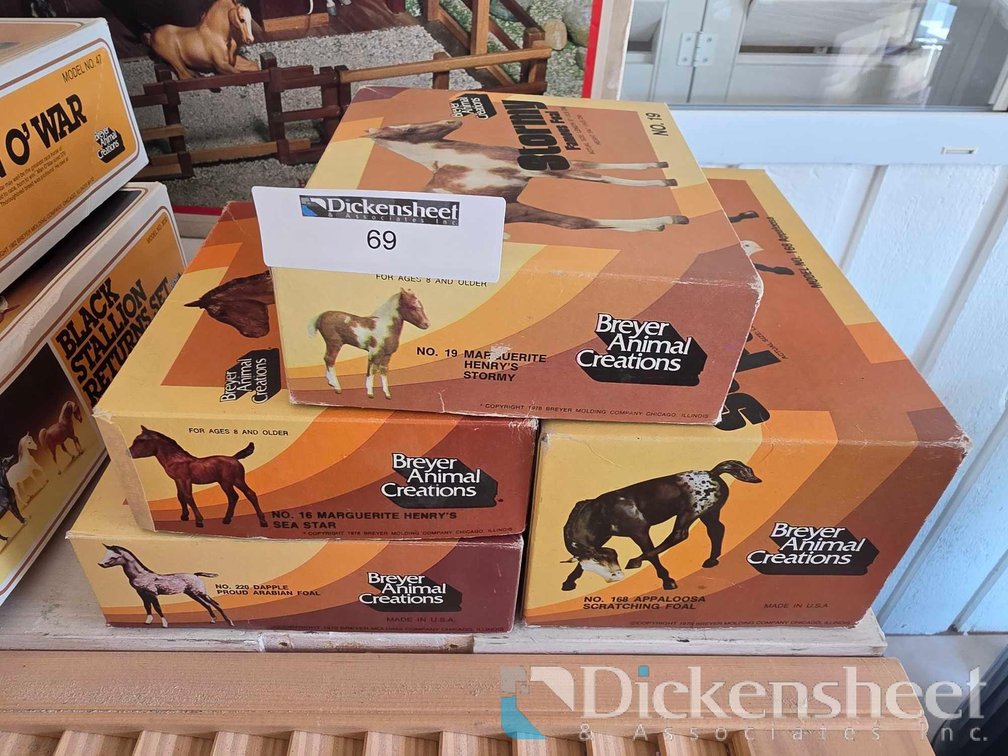 BREYER TOY HORSE LOT, QTY (4)