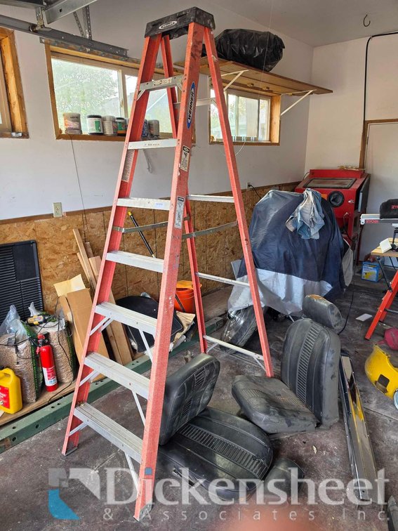 8 FT LADDER