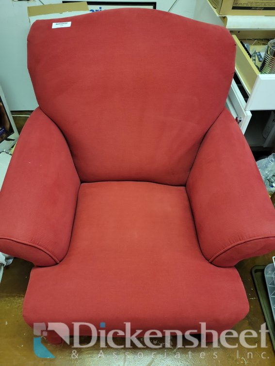 OVERSIZE RED ARM CHAIR