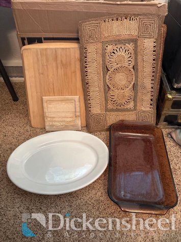 Image for LOT OF PLACEMATS, CUTTING BOARDS, AND KITCHENWARE
