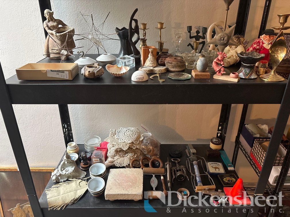 MIX OF VINTAGE HOME DECOR AND COLLECTIBLES