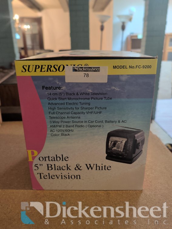 CLASSIC BLACK AND WHITE PORTABLE TV